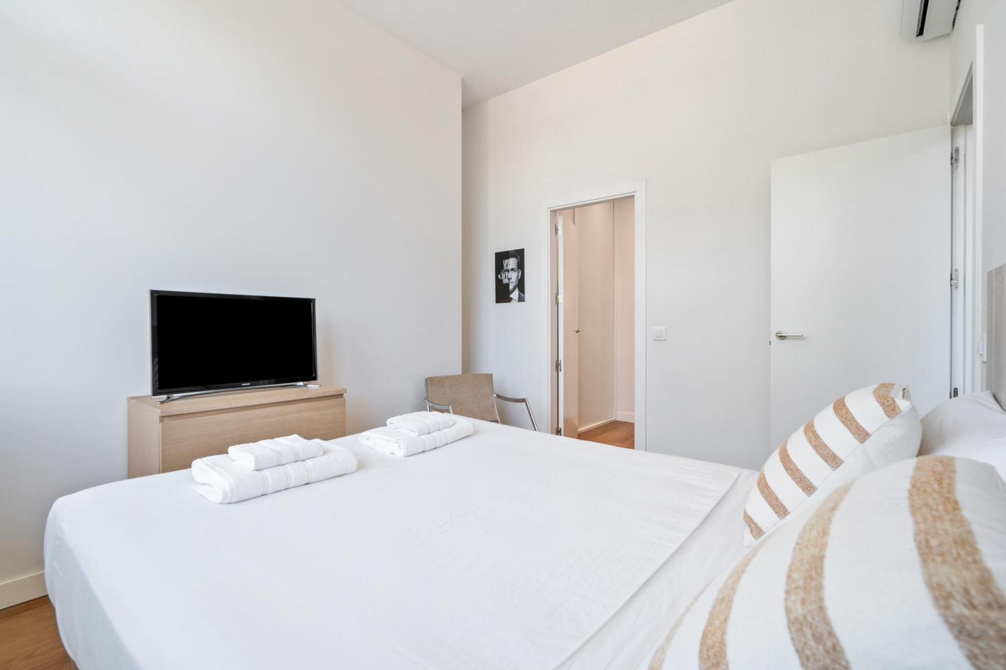 Apartamento Unico Chamartin Madrid Bagian luar foto